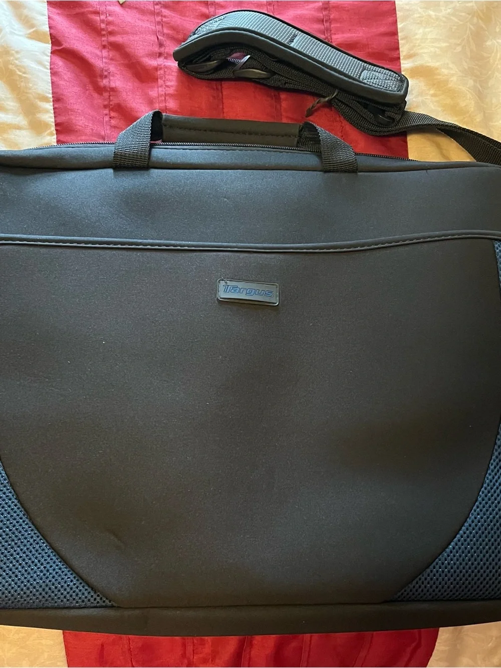 Targus Black Laptop Messenger Bag- Padded